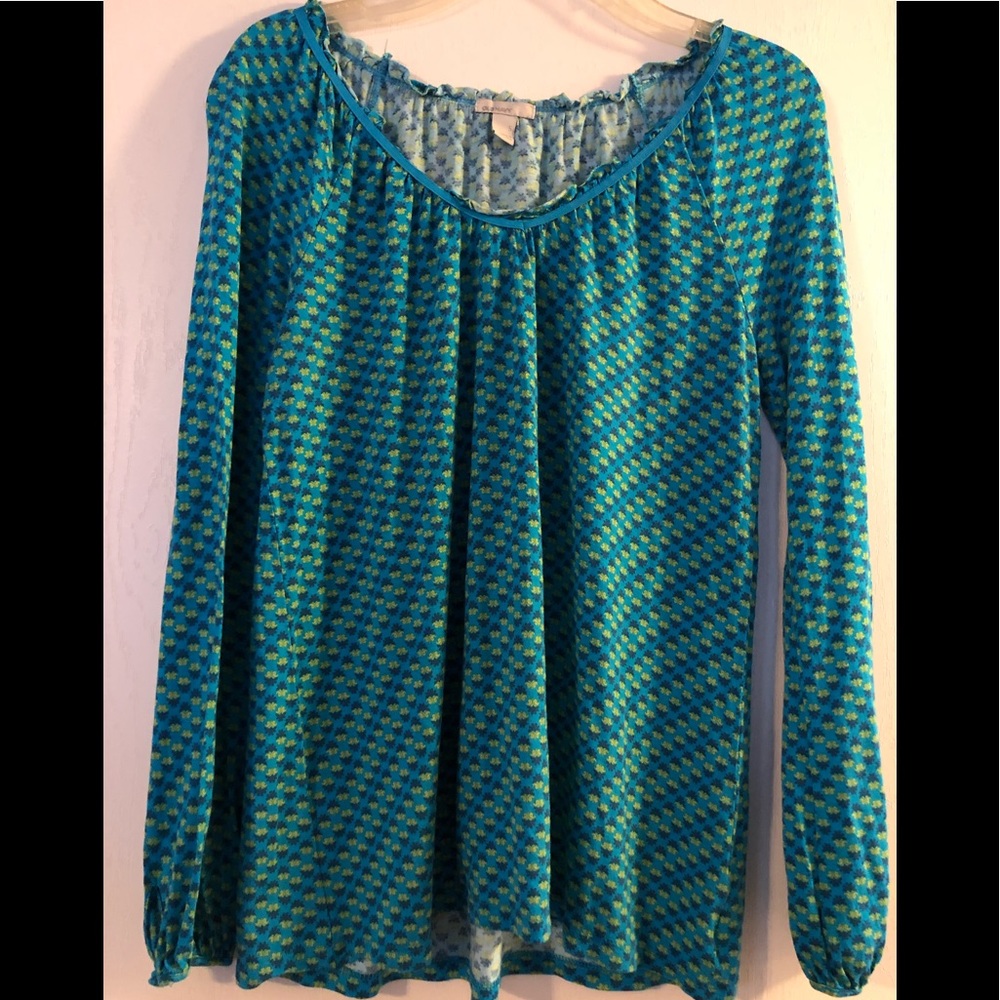 Old navy long sleeve shirt